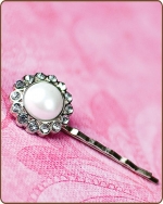 Amelia Bobby Pin in Clear