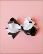 Boutique Twisted Bow Black/White